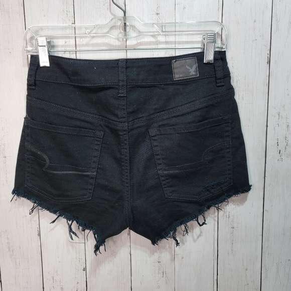 American Eagle Women's Black Hi-Rise Festival Distressed Denim Shorts Size 2. - Picture 6 of 8